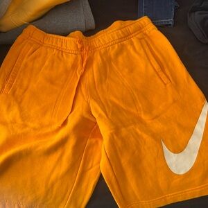 Great condition Nike men’s orange shorts